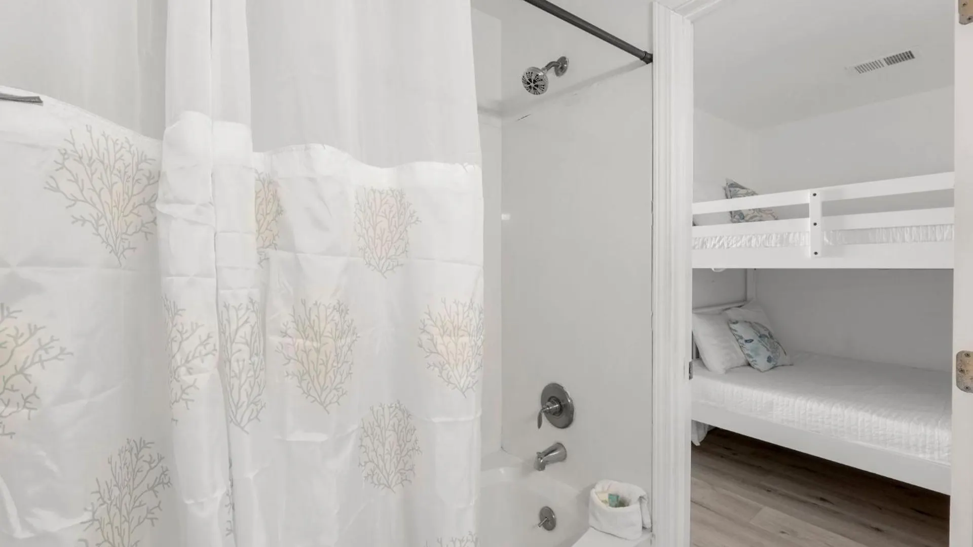 Waterside Dreams With Private Beach Destin Villa